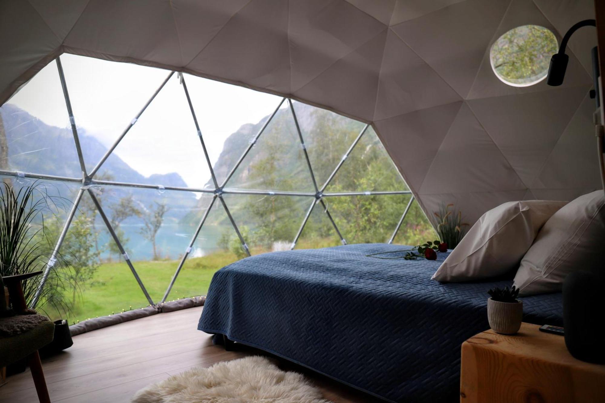 Olden Glamping - One With Nature สตรีน ภายนอก รูปภาพ